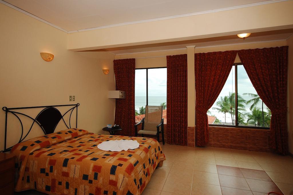 Balcon Del Mar Beach Front Hotel Jaco Room photo