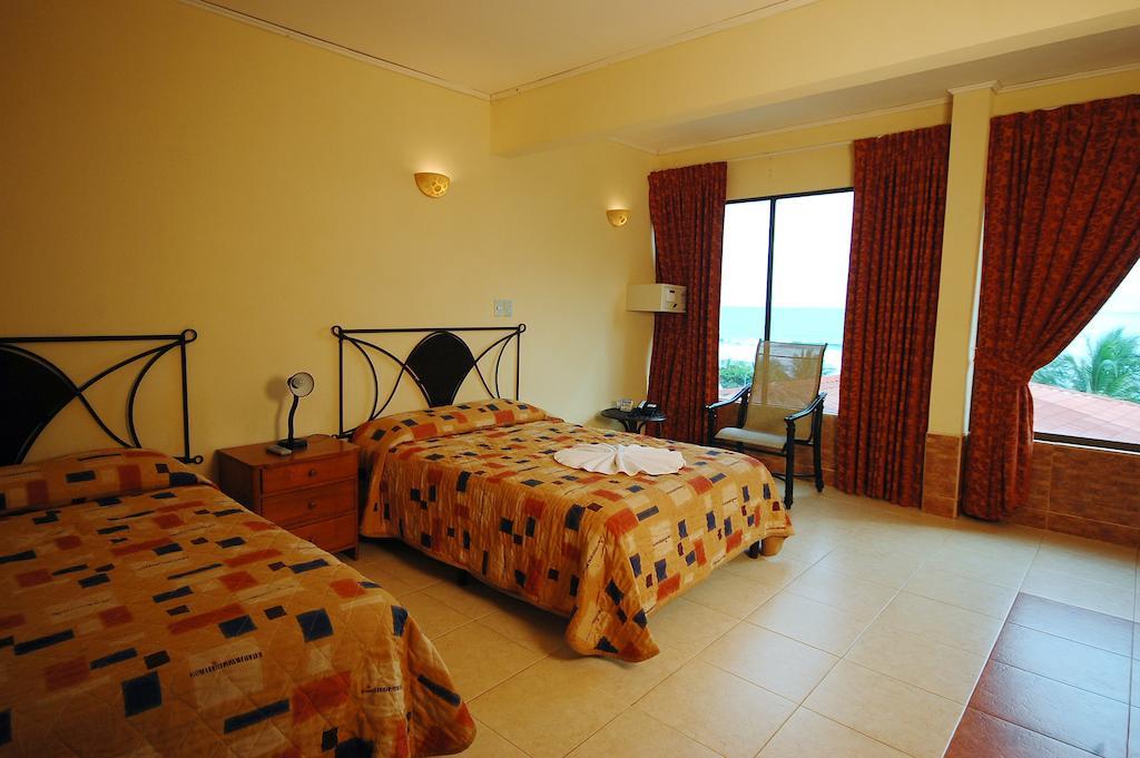 Balcon Del Mar Beach Front Hotel Jaco Room photo