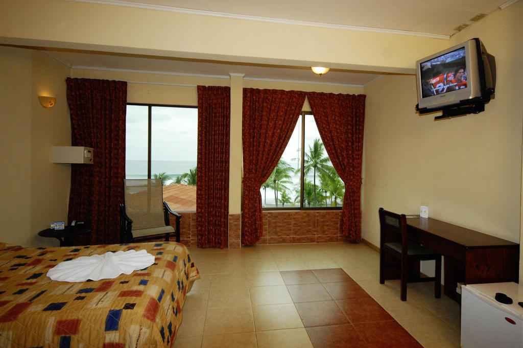 Balcon Del Mar Beach Front Hotel Jaco Room photo